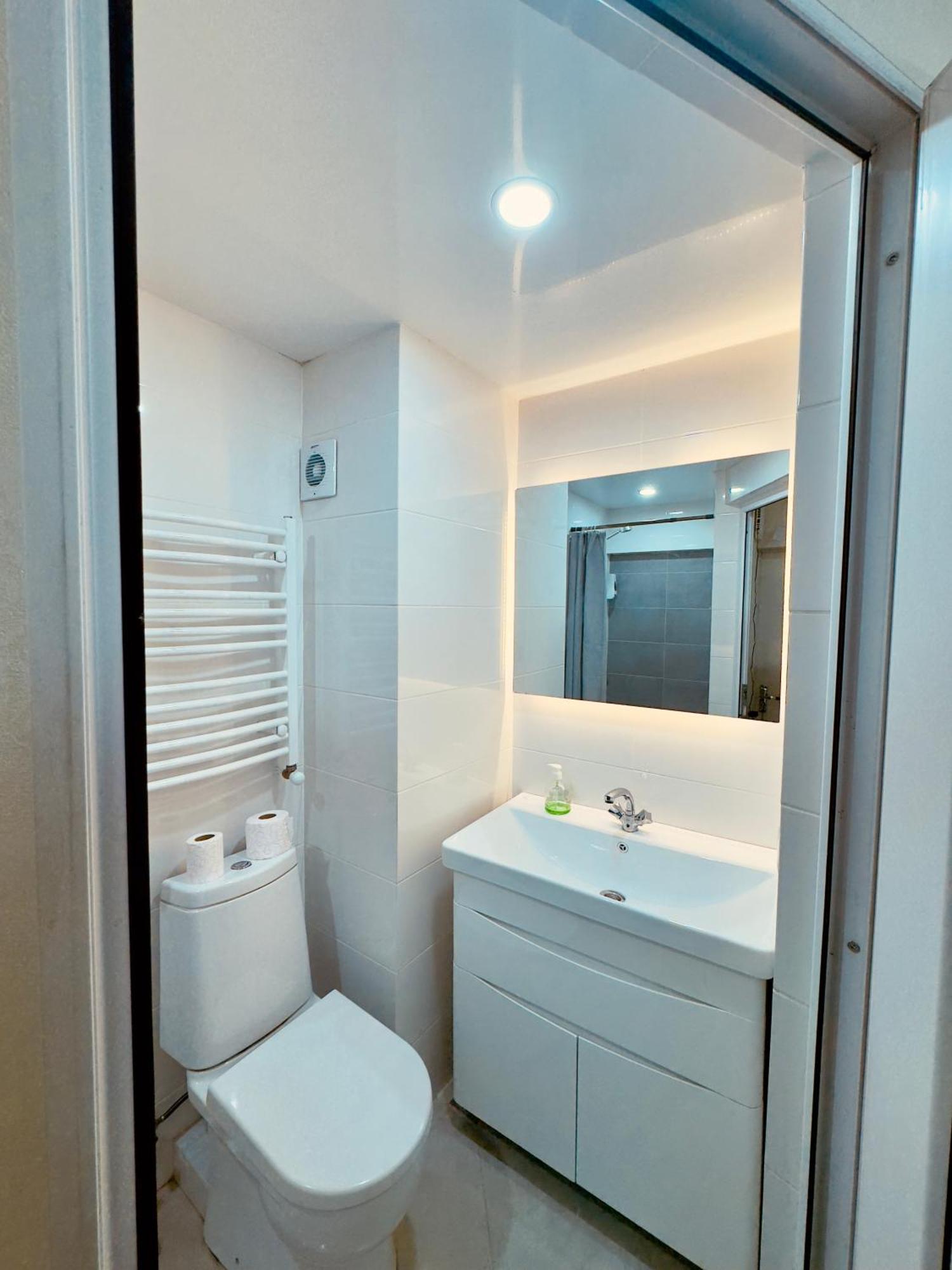 Gss - A Apartment Tbilisi Exterior photo